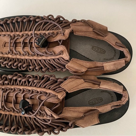 Sandals_&_Flip_Flops